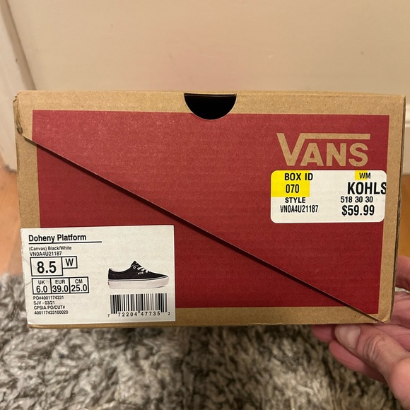 Vans Black and White Sneakers - Picture 4 of 4